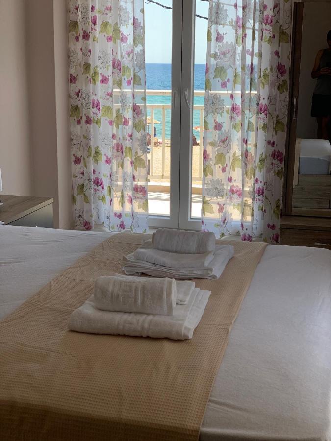 "Breeze" Front To The Sea - Hakidiki Villa Flogita Ngoại thất bức ảnh